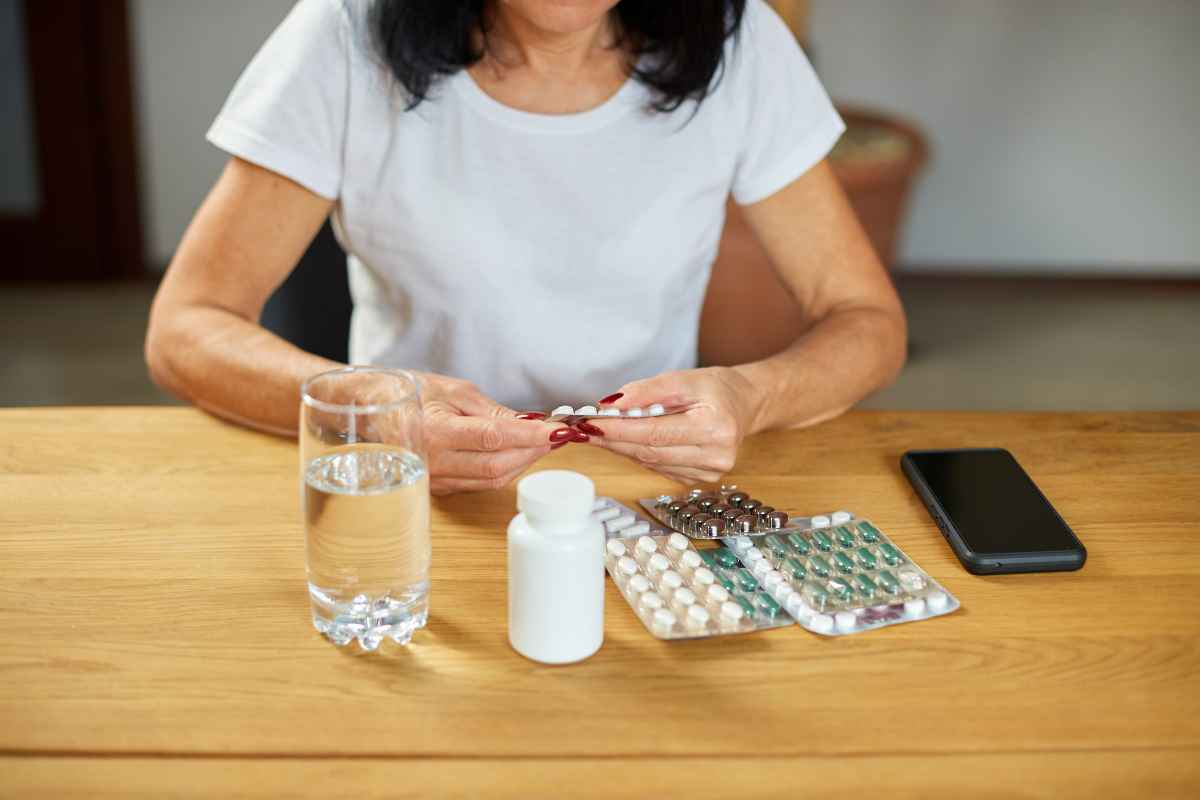 Excesso de suplementos na menopausa: quando mais pode significar menos saúde